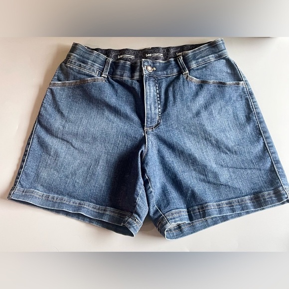 Lee Comfort Stretch Waistband Jean Shorts 12 Medium Flap Botton Pockets Denim - Picture 2 of 5